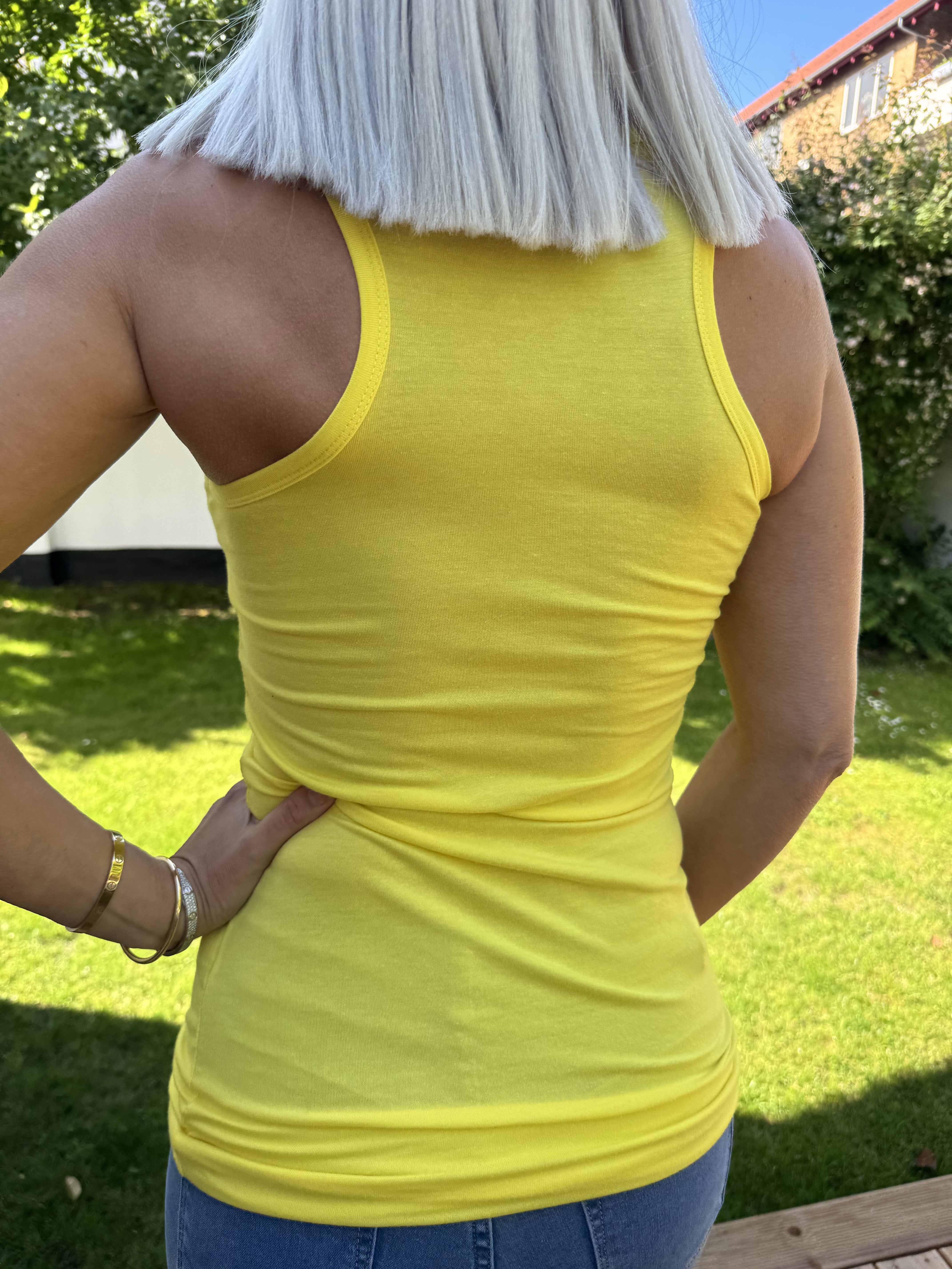 Talula - Basic topp i ventilerande material